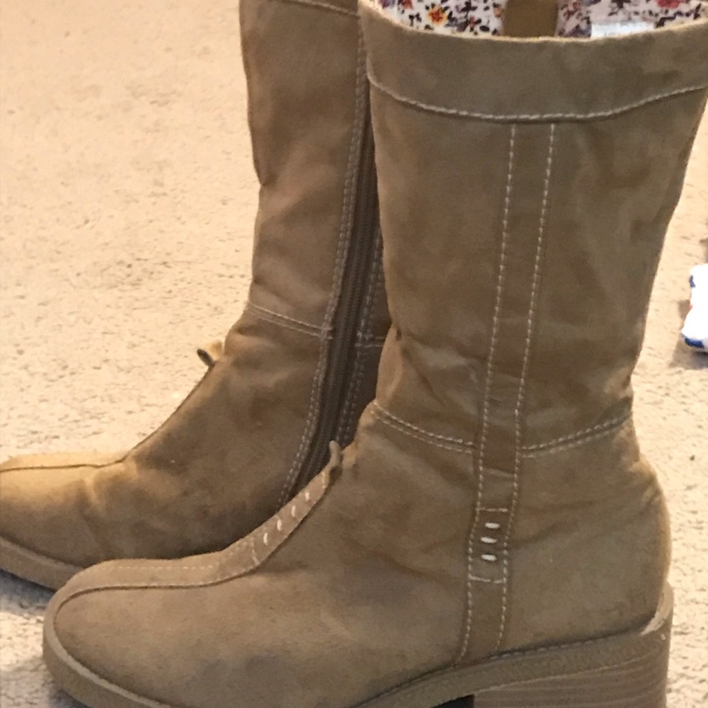Mid length boots